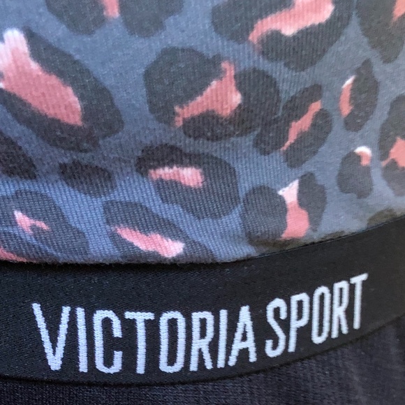 Victoria's Secret Sport Incredible Sports Bra 32DD - Picture 2 of 7